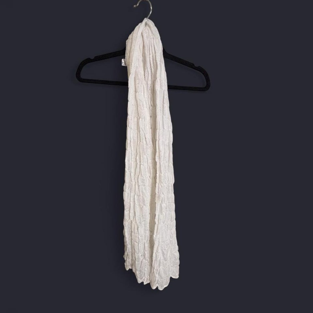 Target LIght Cream Lace Scarf with Ruffles - Picture 7 of 8